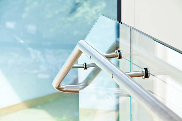 glass balustrade in dubai - glassrus